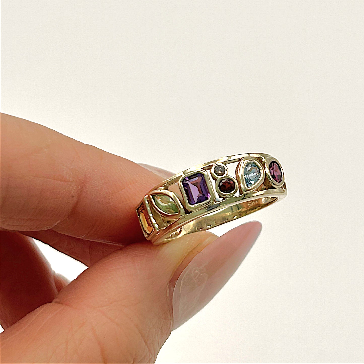 GOLD DEAL | 9kt Gold Aurora Serenade Band Ring Size N