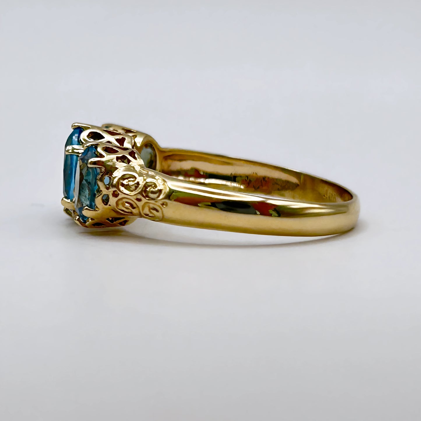 GOLD DEAL | 9kt Gold Celestial Topaz Serenade Ring-Refurbished