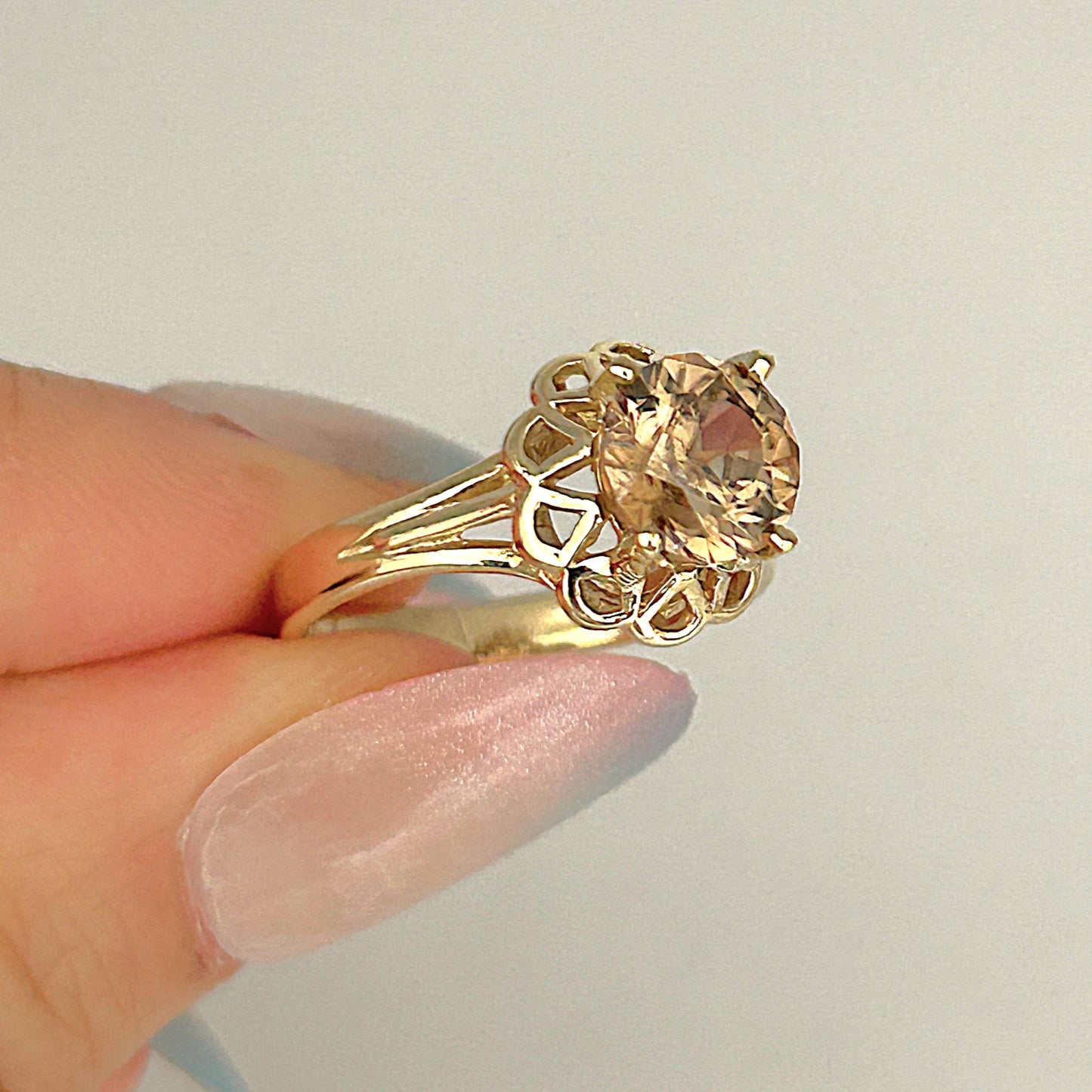 GOLD DEAL | 9kt Gold  Earthlight Topaz Crown Ring