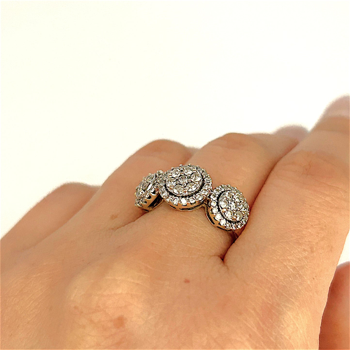 GOLD DEAL | 9ct Gold Refurbished Trio of Brilliance Diamond Ring TDW1.00ct.