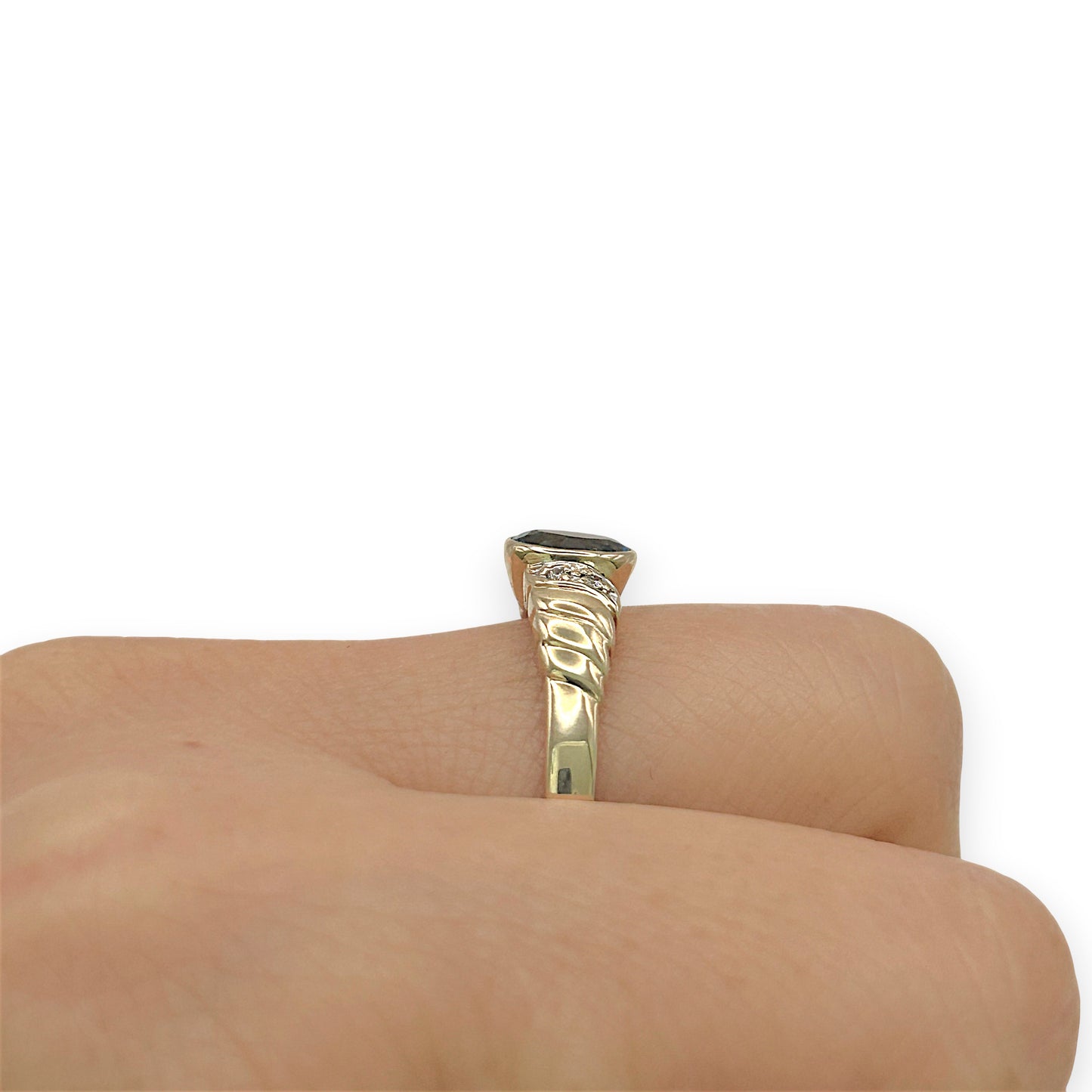 NZGD | 9ct Gold Signature Blue Topaz & Diamond Ring Valuation $1,400