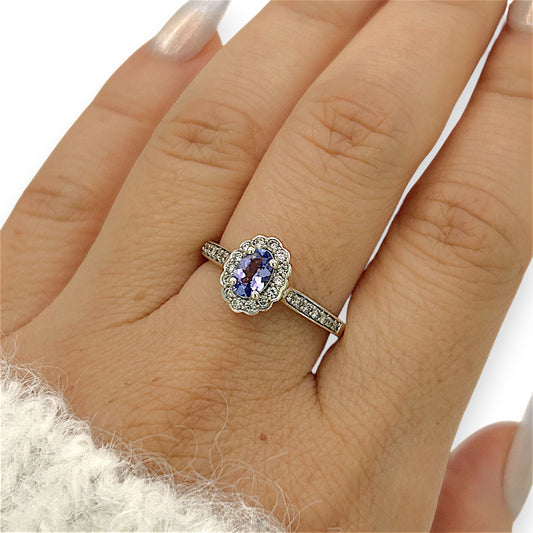 NZGD | 9ct White Gold Tanzanite Petal Crown Ring Size N