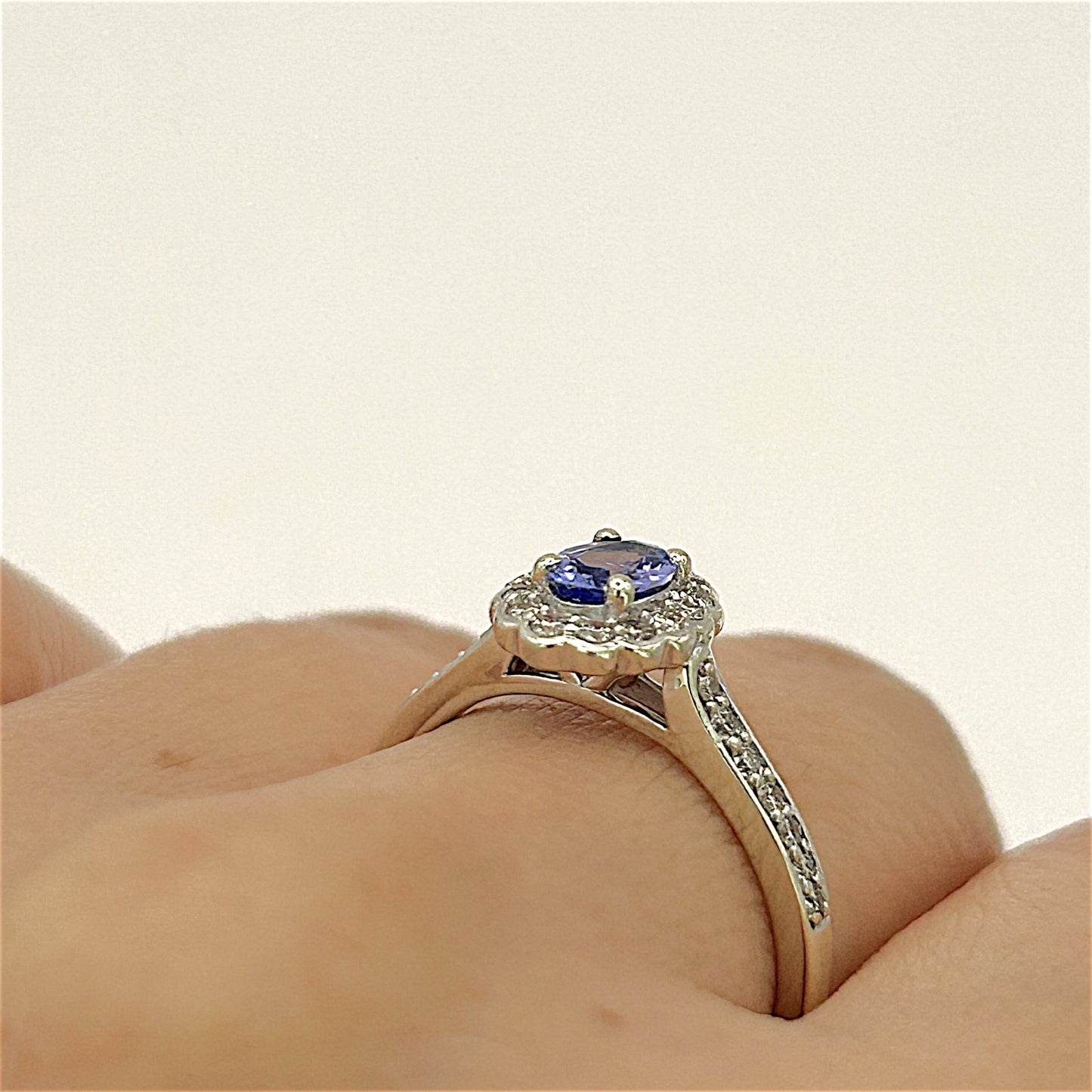 NZGD | 9ct White Gold Tanzanite Petal Crown Ring Size N