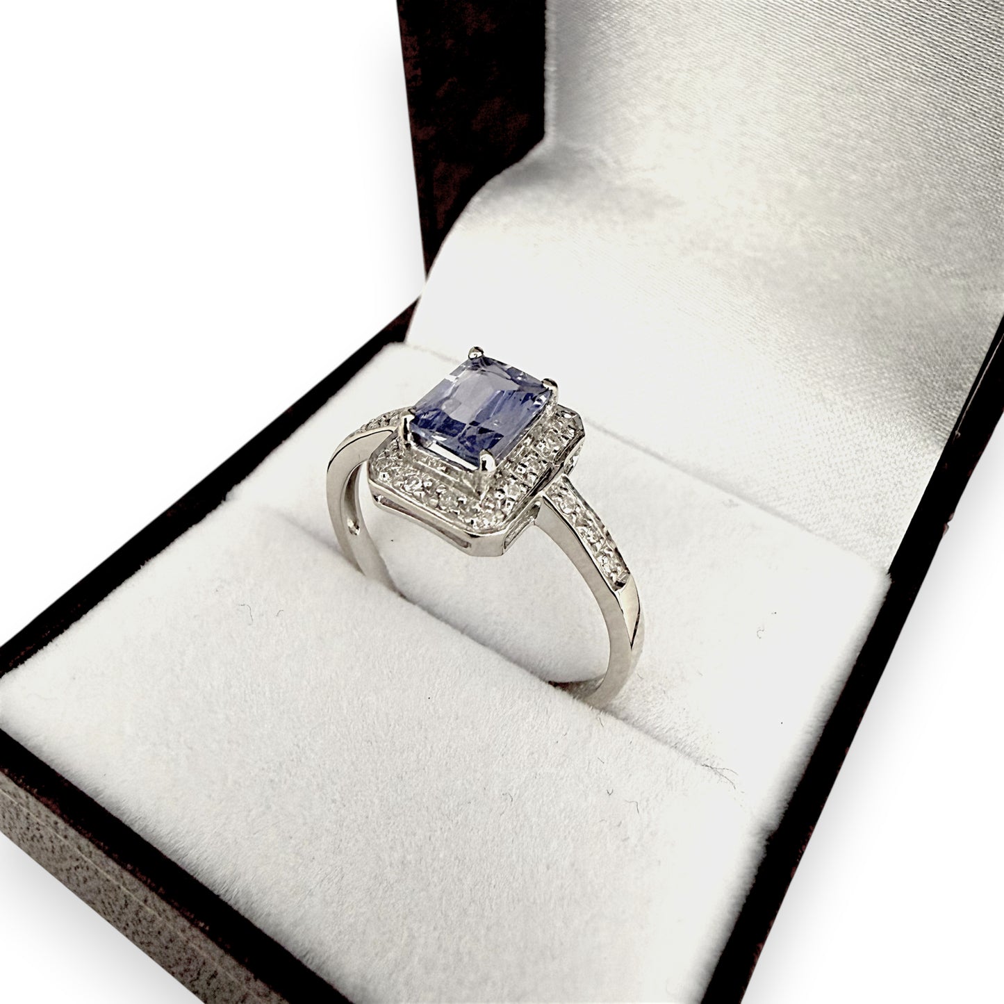 NZGD | 9ct White Gold Ocean‑Mist Sapphire Ring Valuation $2,000