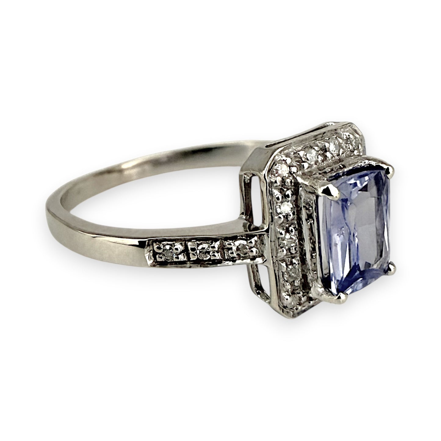 NZGD | 9ct White Gold Ocean‑Mist Sapphire Ring Valuation $2,000