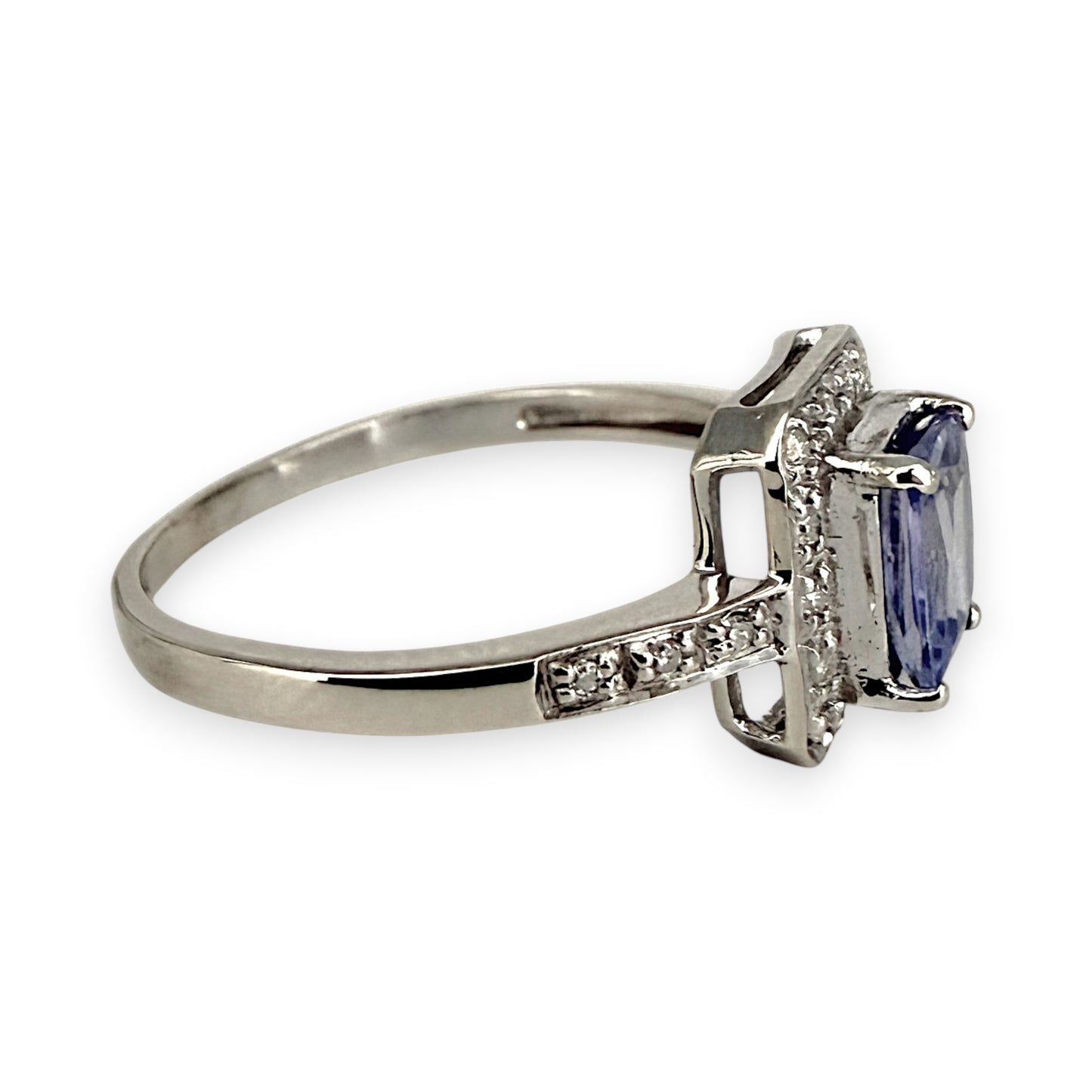 NZGD | 9ct White Gold Ocean‑Mist Sapphire Ring Valuation $2,000