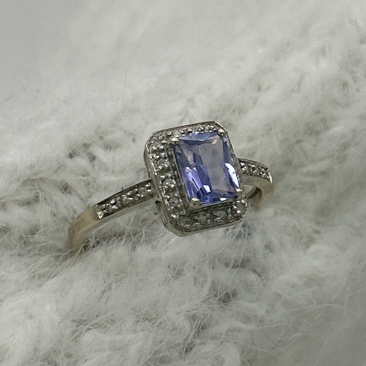NZGD | 9ct White Gold Ocean‑Mist Sapphire Ring Valuation $2,000