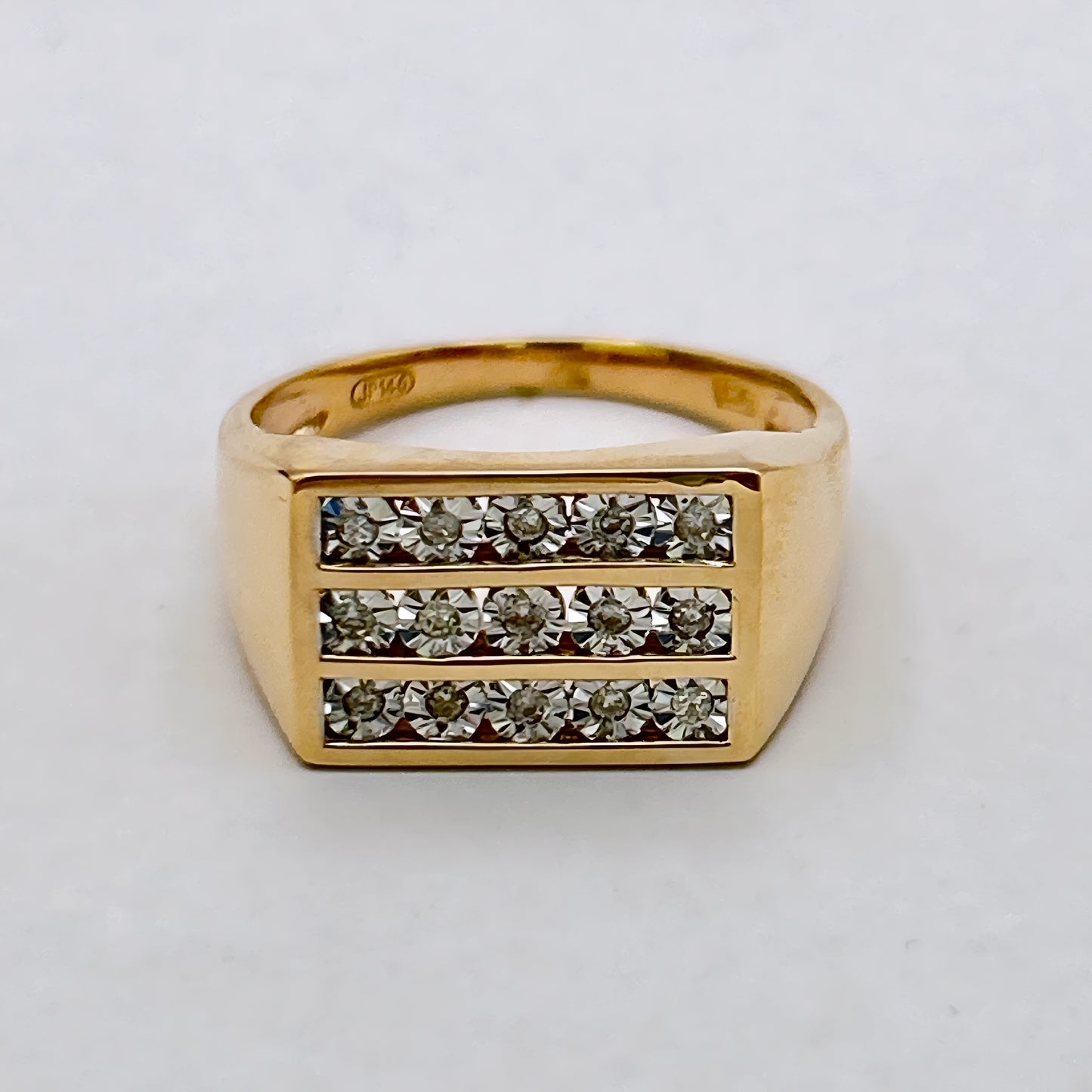 NZGD | 9ct Gold PROUDS Signature Diamond Bar Ring Valuation $2,800