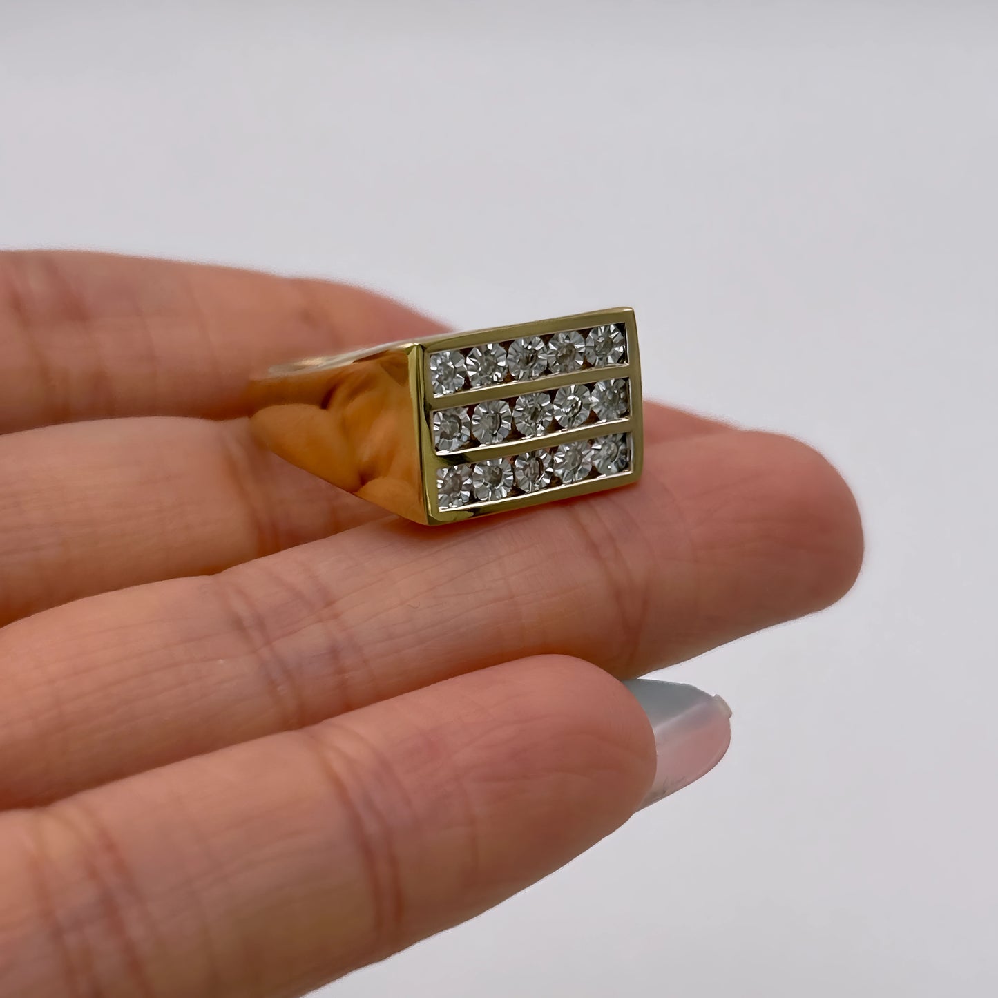 NZGD | 9ct Gold PROUDS Signature Diamond Bar Ring Valuation $2,800