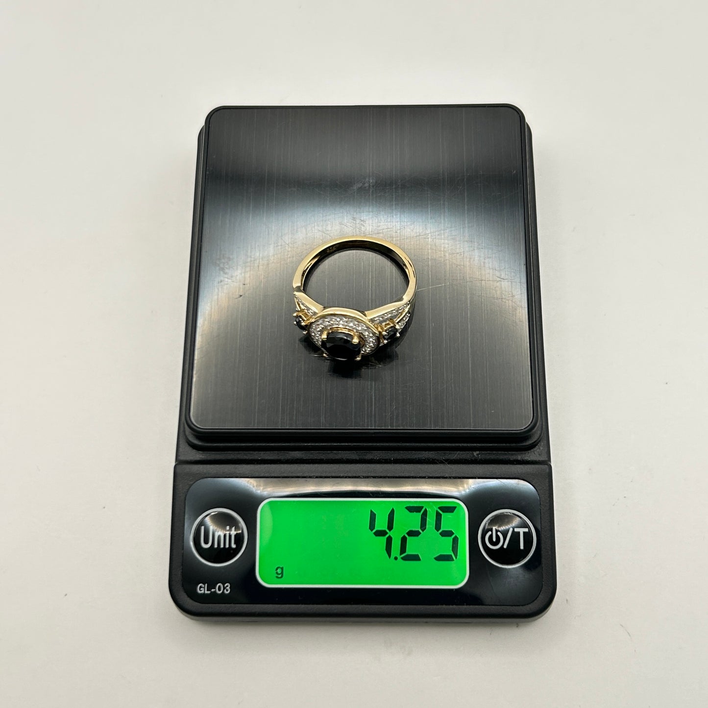 GOLD DEAL | 9kt Gold Noir Halo Elegance Ring Size S