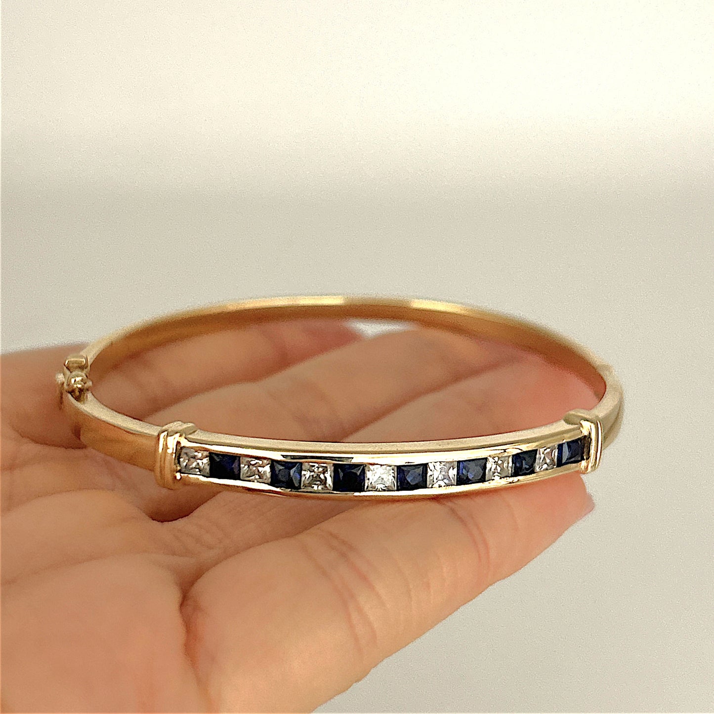 GOLD DEAL | 9kt Gold Midnight Harmony Bangle 59.1mm