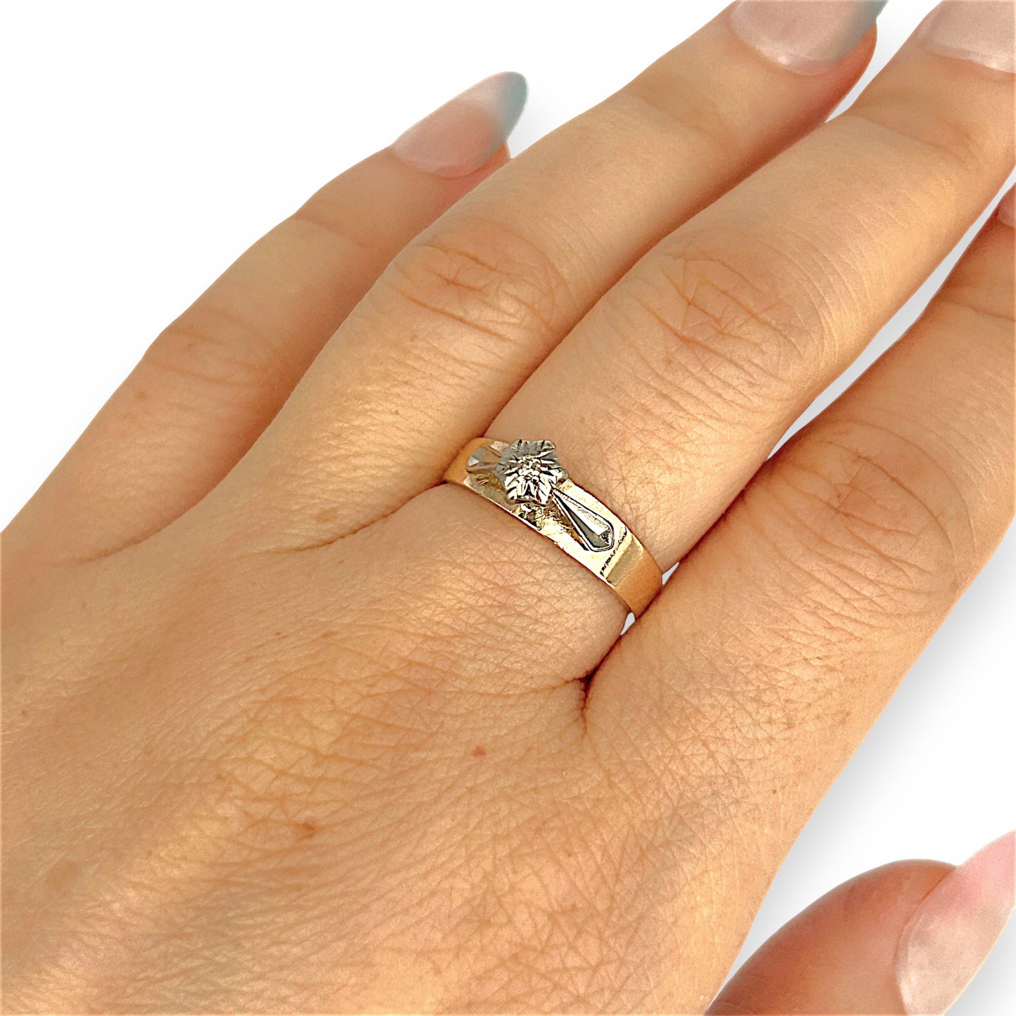 NZGD | 9ct Y/W Gold Vintage Golden Era Bloom Ring Size L