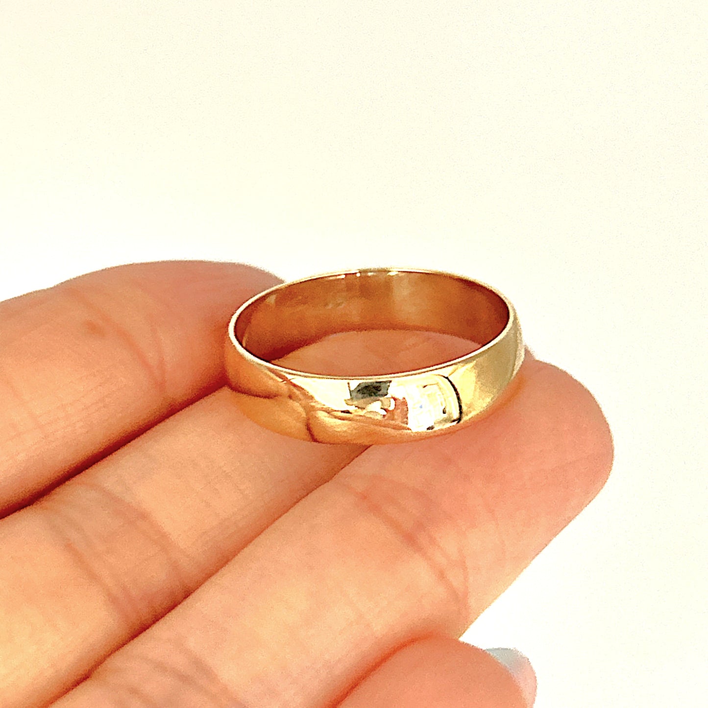 NZGD | 9ct Gold Smooth Polished Band