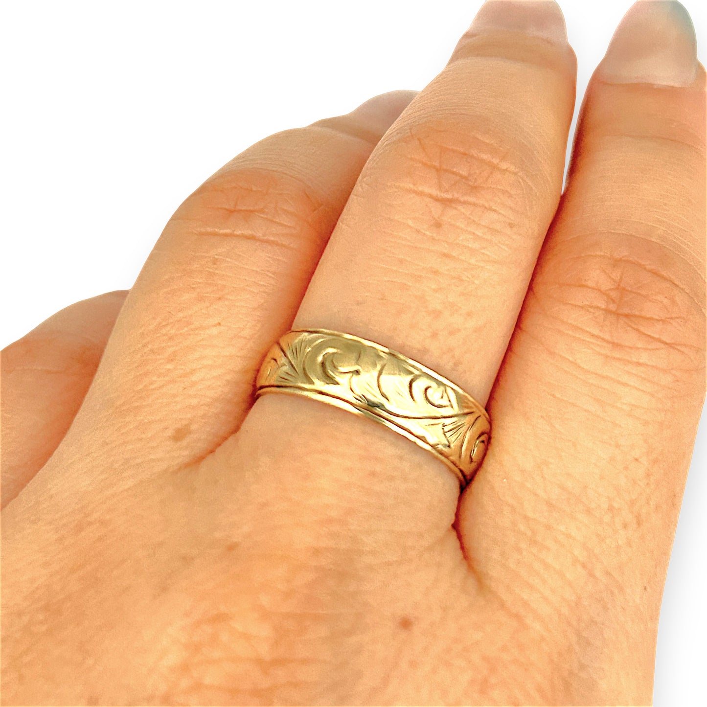 NZGD | 9ct Gold Engraved Vintage‑Style Band