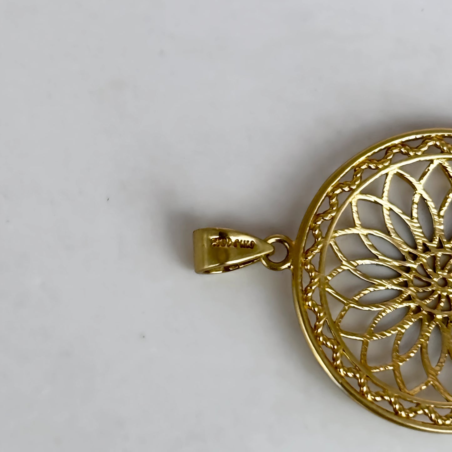 NZGD | 10ct MHJ Golden Harmony 10ct White & Yellow Gold Medallion