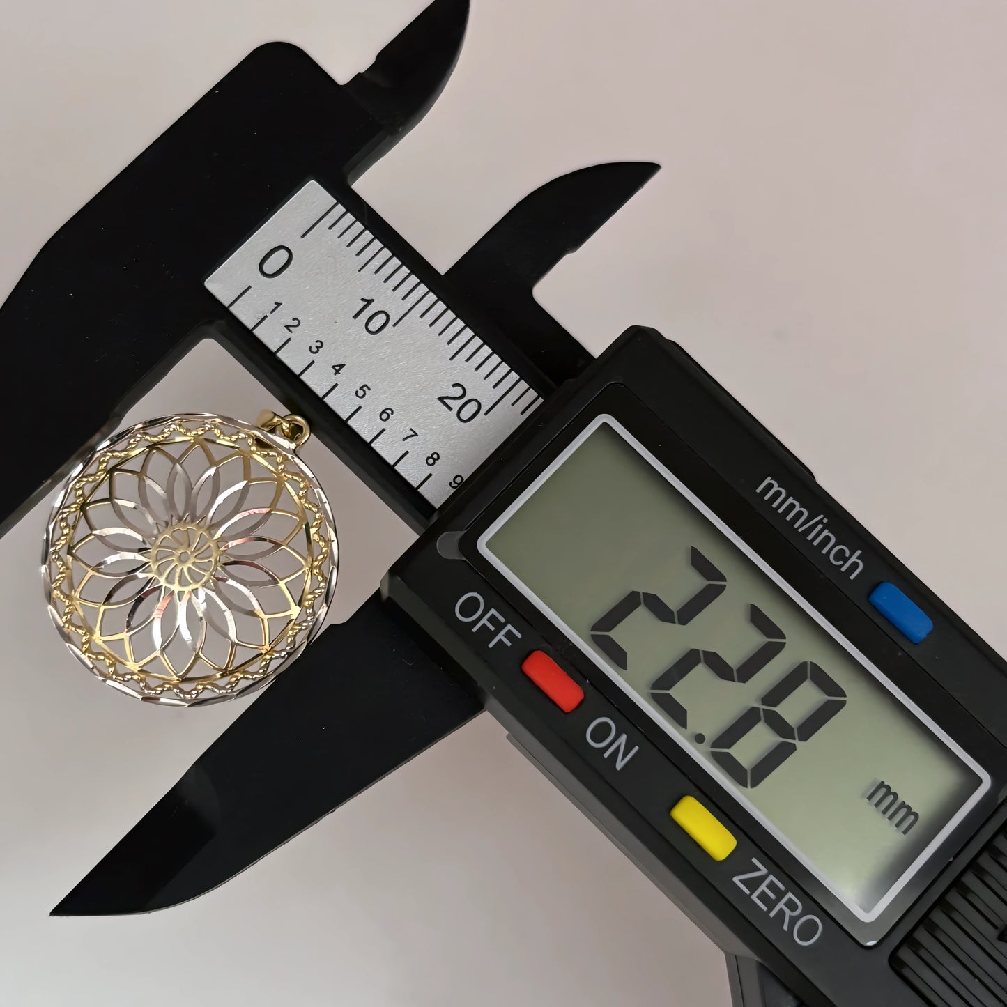 NZGD | 10ct MHJ Golden Harmony 10ct White & Yellow Gold Medallion