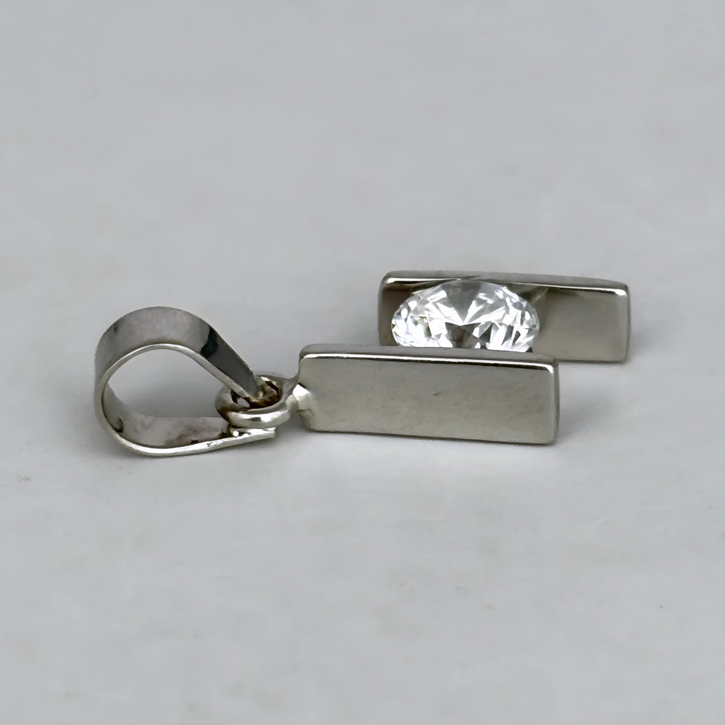 NZGD | 18ct White Gold Luminous Ice CZ Pendant