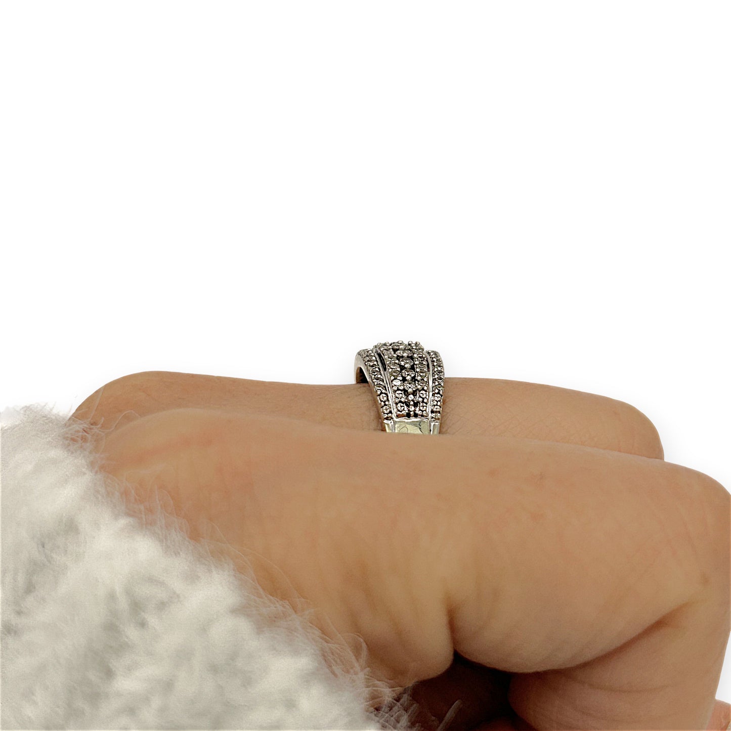 NZGD | 10ct W/Gold Michael Hill Ring Valuation $2,300-Celestial Rows Diamond Band