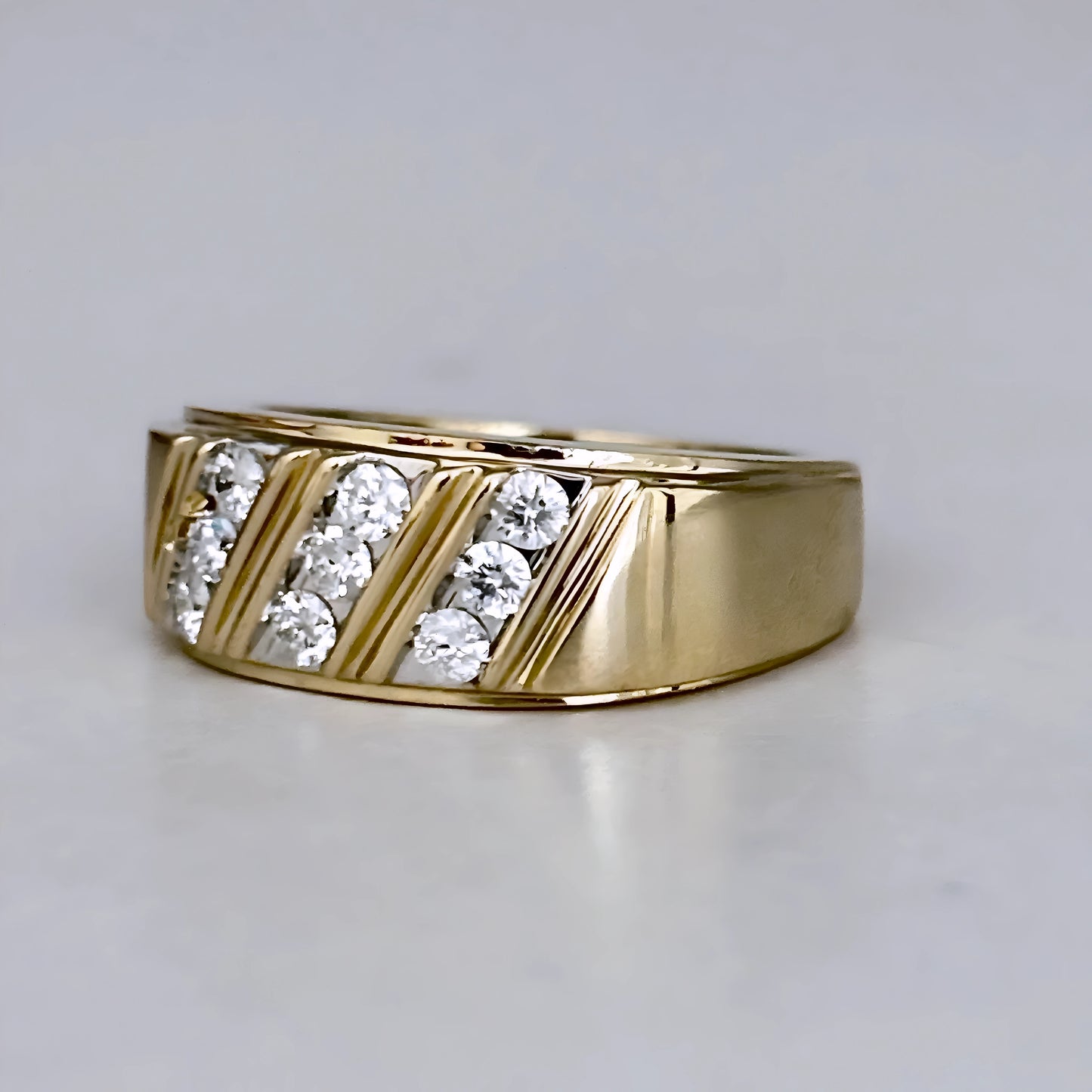 GOLD DEAL | 10kt Gold Refurbished Michael Hill Diamond Groove Ring Size S