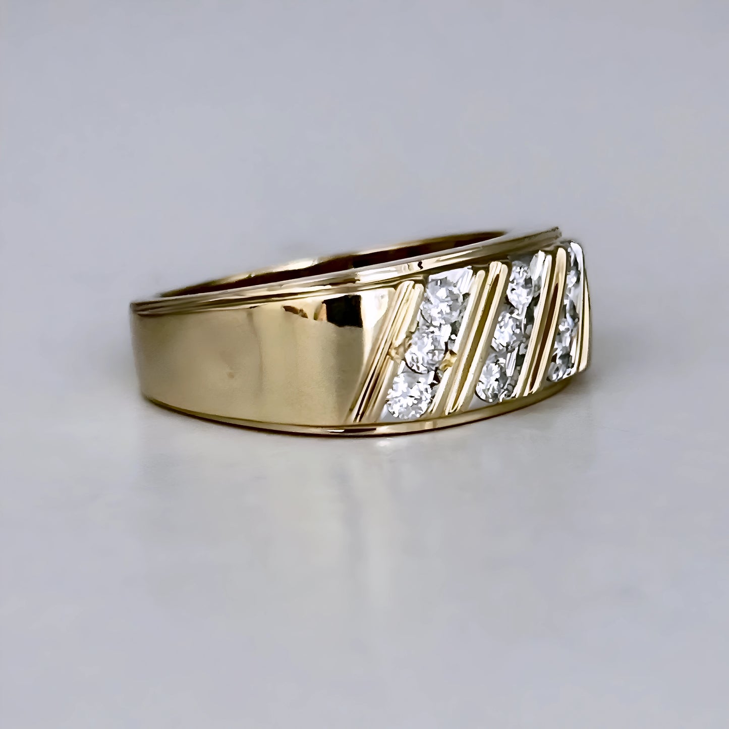 GOLD DEAL | 10kt Gold Refurbished Michael Hill Diamond Groove Ring Size S