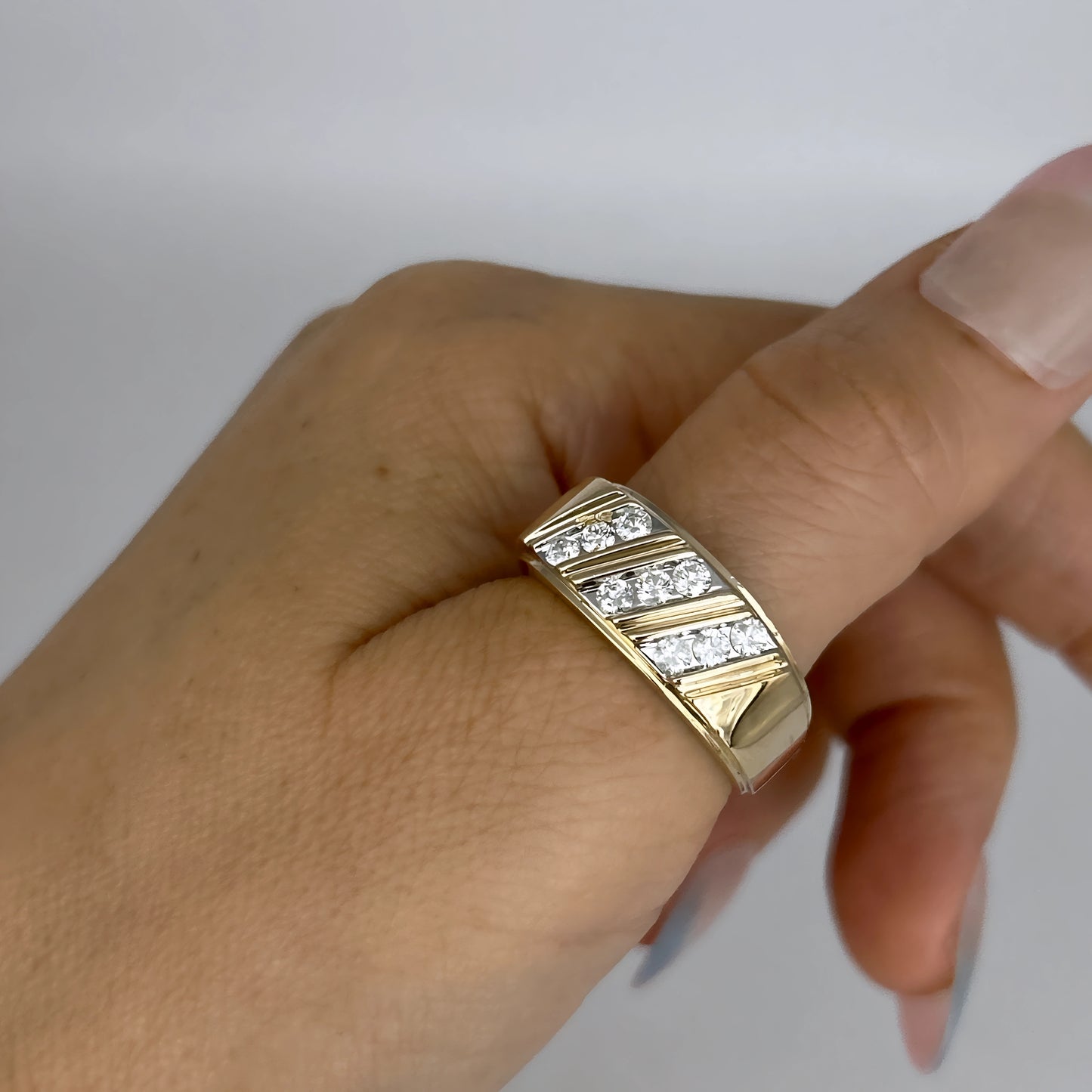 GOLD DEAL | 10kt Gold Refurbished Michael Hill Diamond Groove Ring Size S