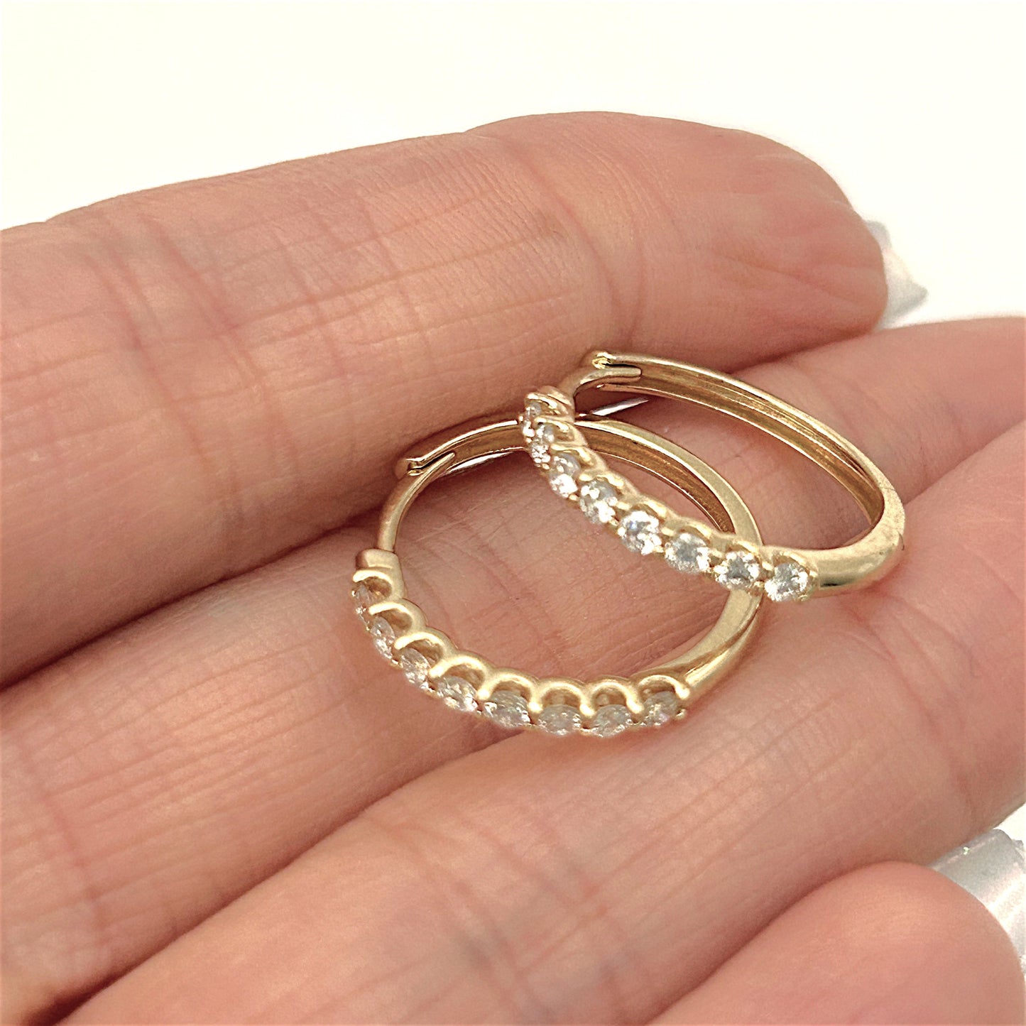 NZGD | 14ct Gold Aurelia Diamond 0.25ct Huggies 17.6mm