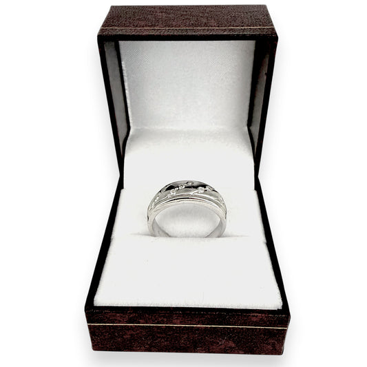 NZGD | 14ct White Gold Cascade Sparkle Band Ring Size O