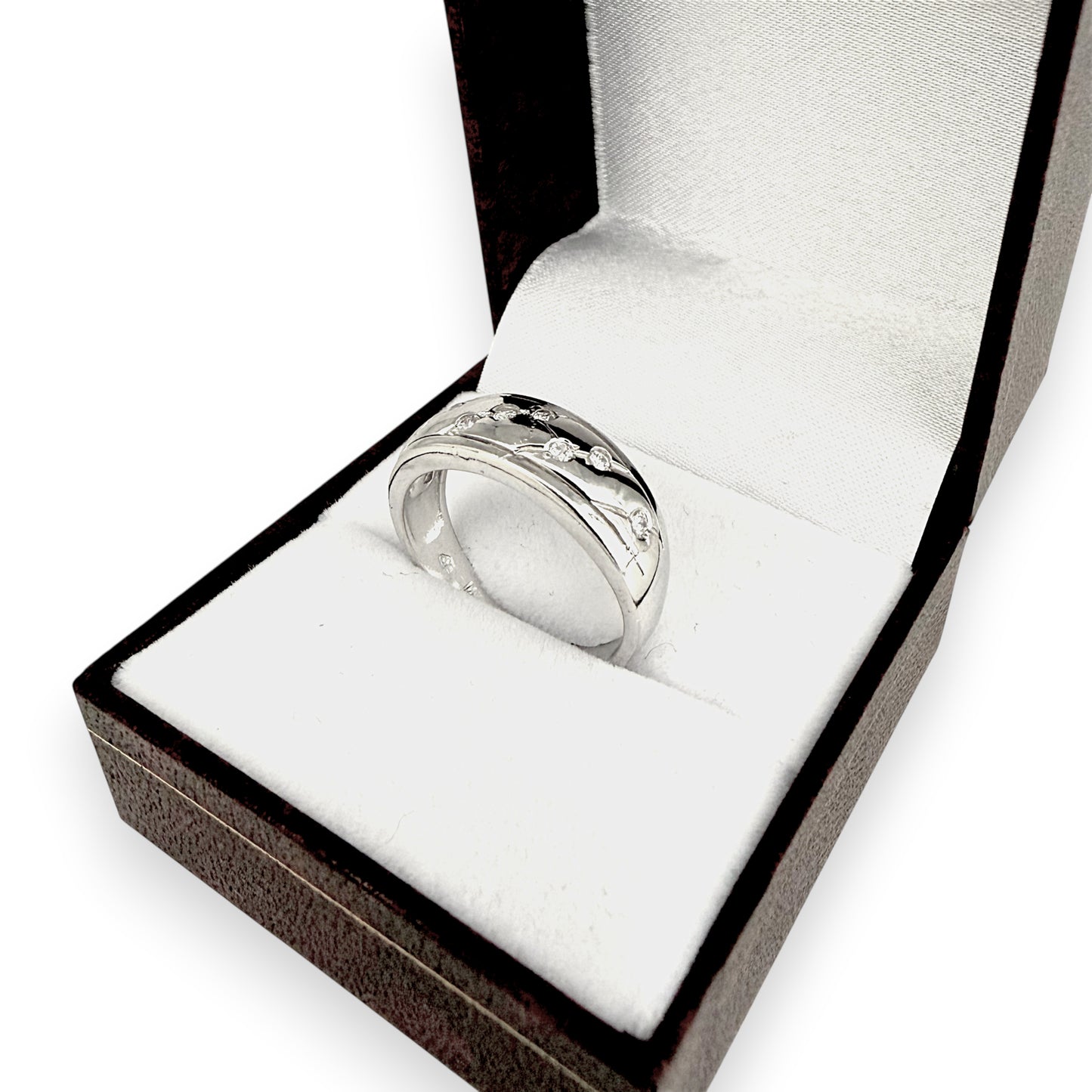 NZGD | 14ct White Gold Cascade Sparkle Band Ring Size O