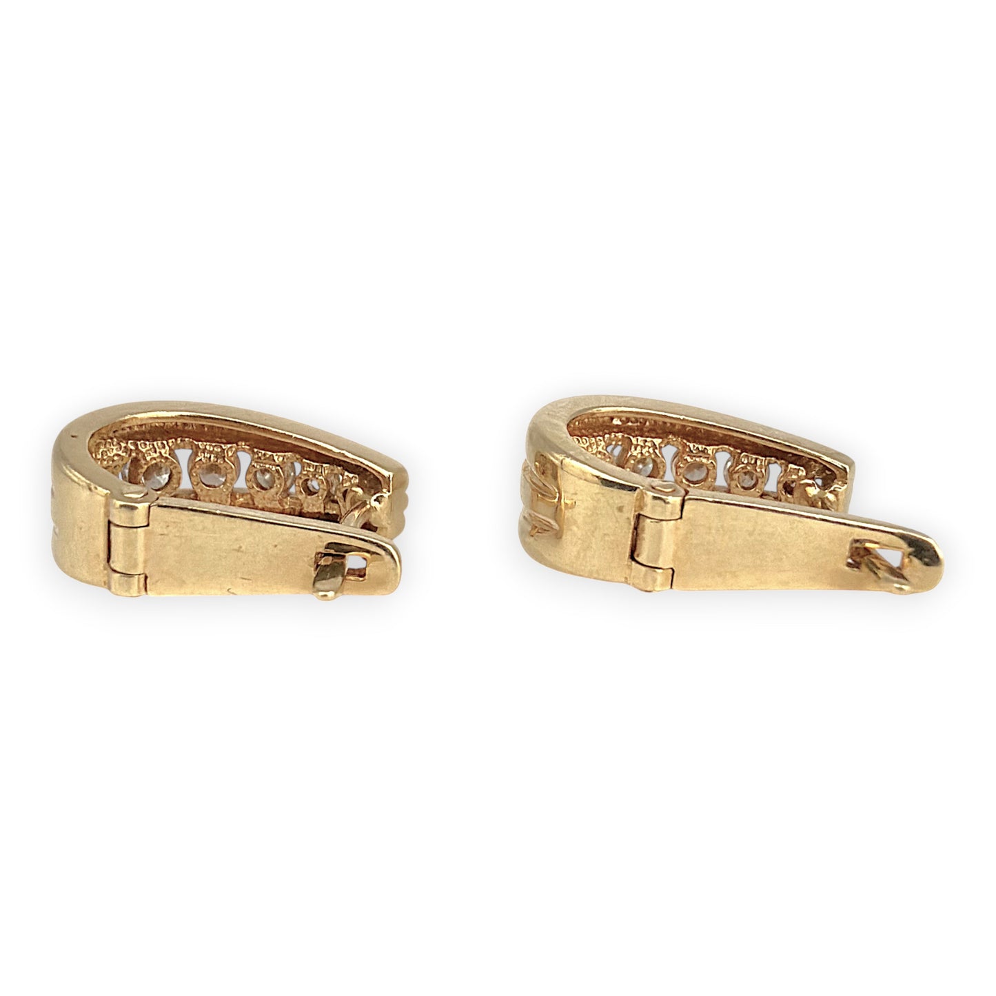 NZGD | 18ct Gold Diamond Heritage Huggie Earrings