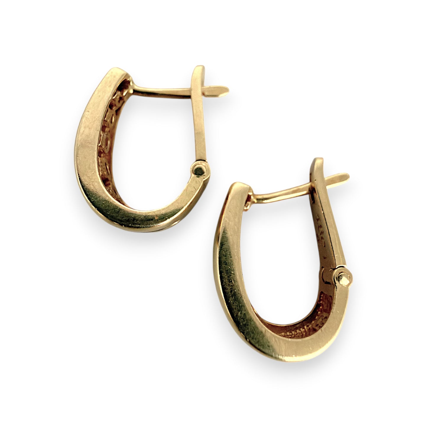 NZGD | 18ct Gold Diamond Heritage Huggie Earrings