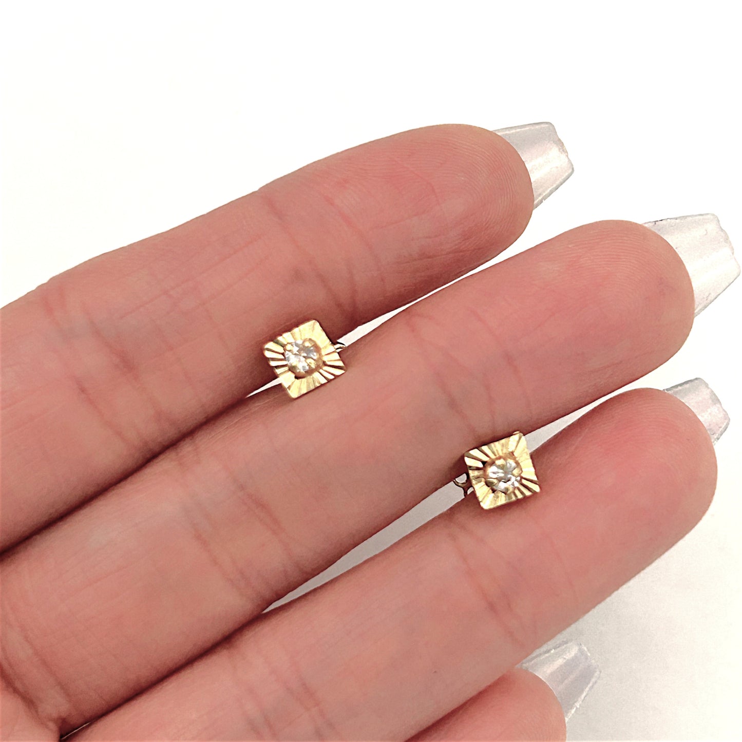 NZGD | 18ct Gold Auric Sunburst Screw‑Back Stud Earrings
