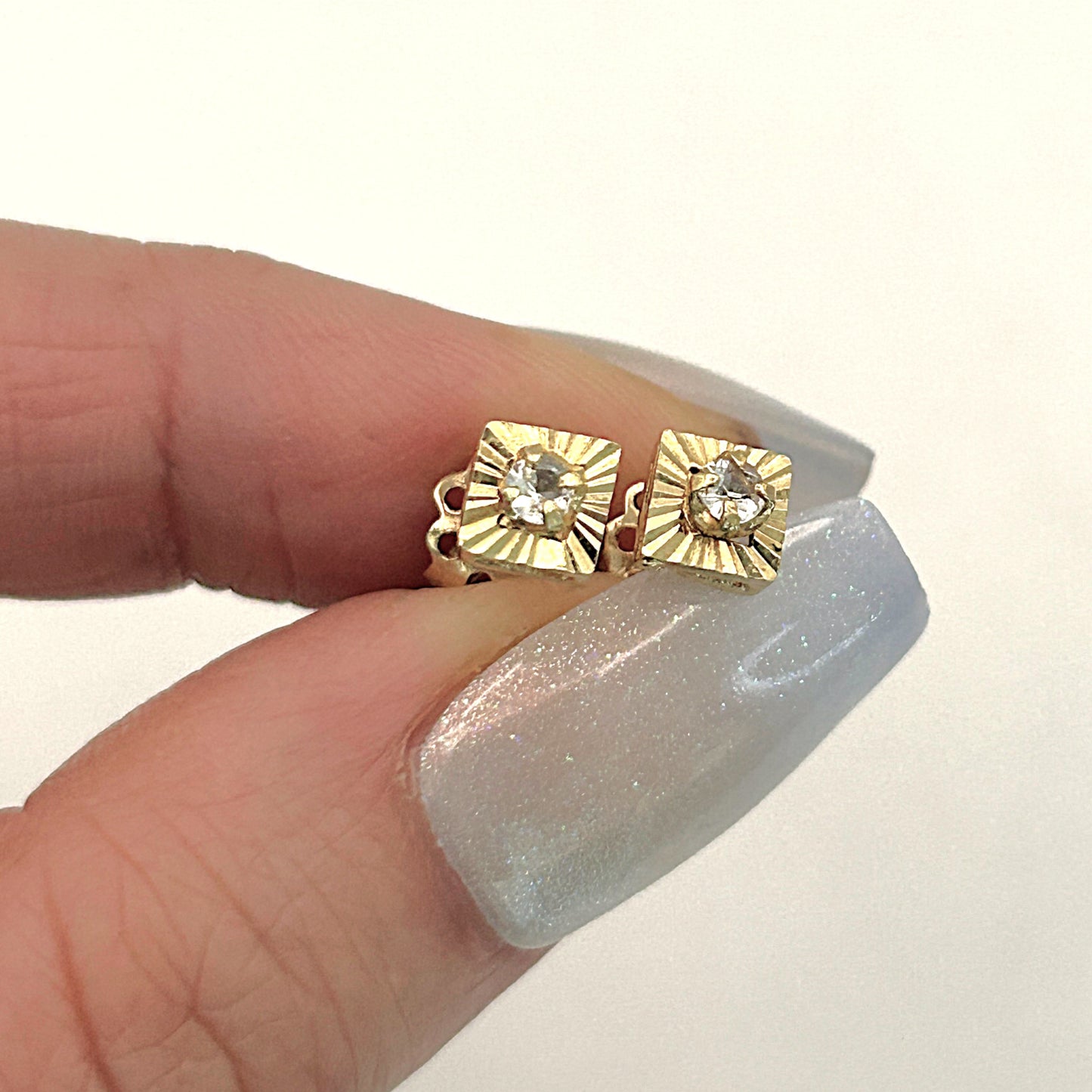 NZGD | 18ct Gold Auric Sunburst Screw‑Back Stud Earrings