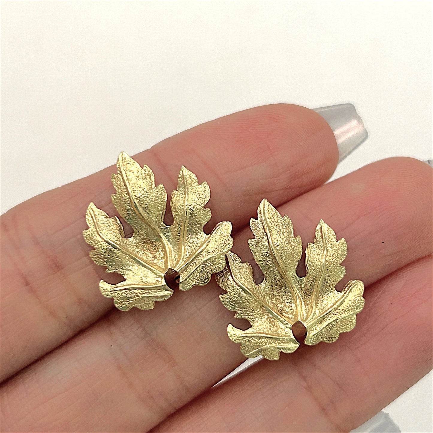 NZGD | 18ct Gold Lustre Leaf Vintage Clip-On Earrings