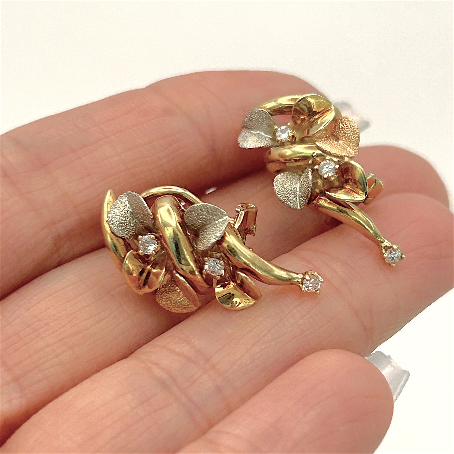 NZGD | 18ct Y/W Gold Auric Bloom Vintage Clips Earrings