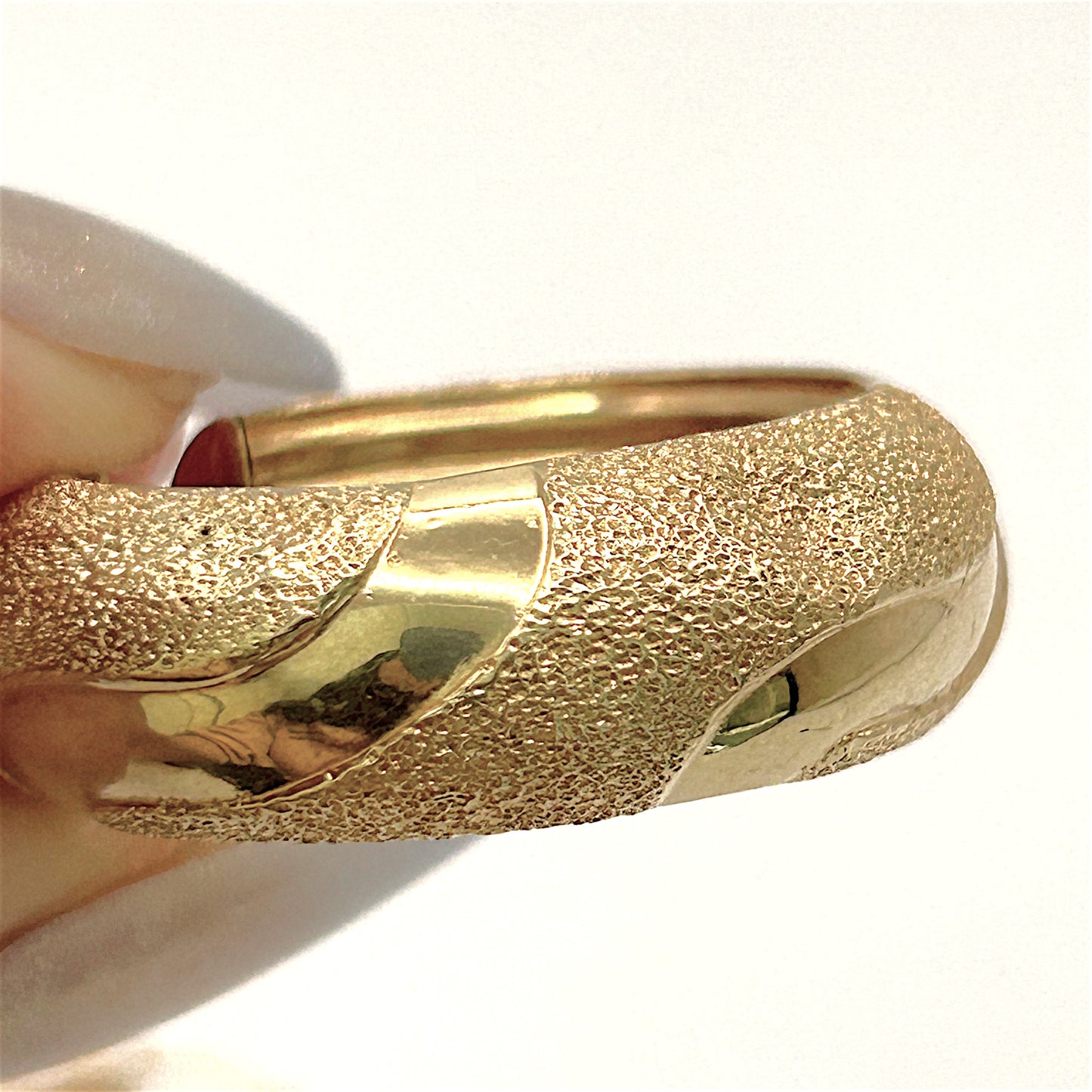 NZGD | 18ct Gold Earrings Graziella Heritage Texture Hoops 32.8mm