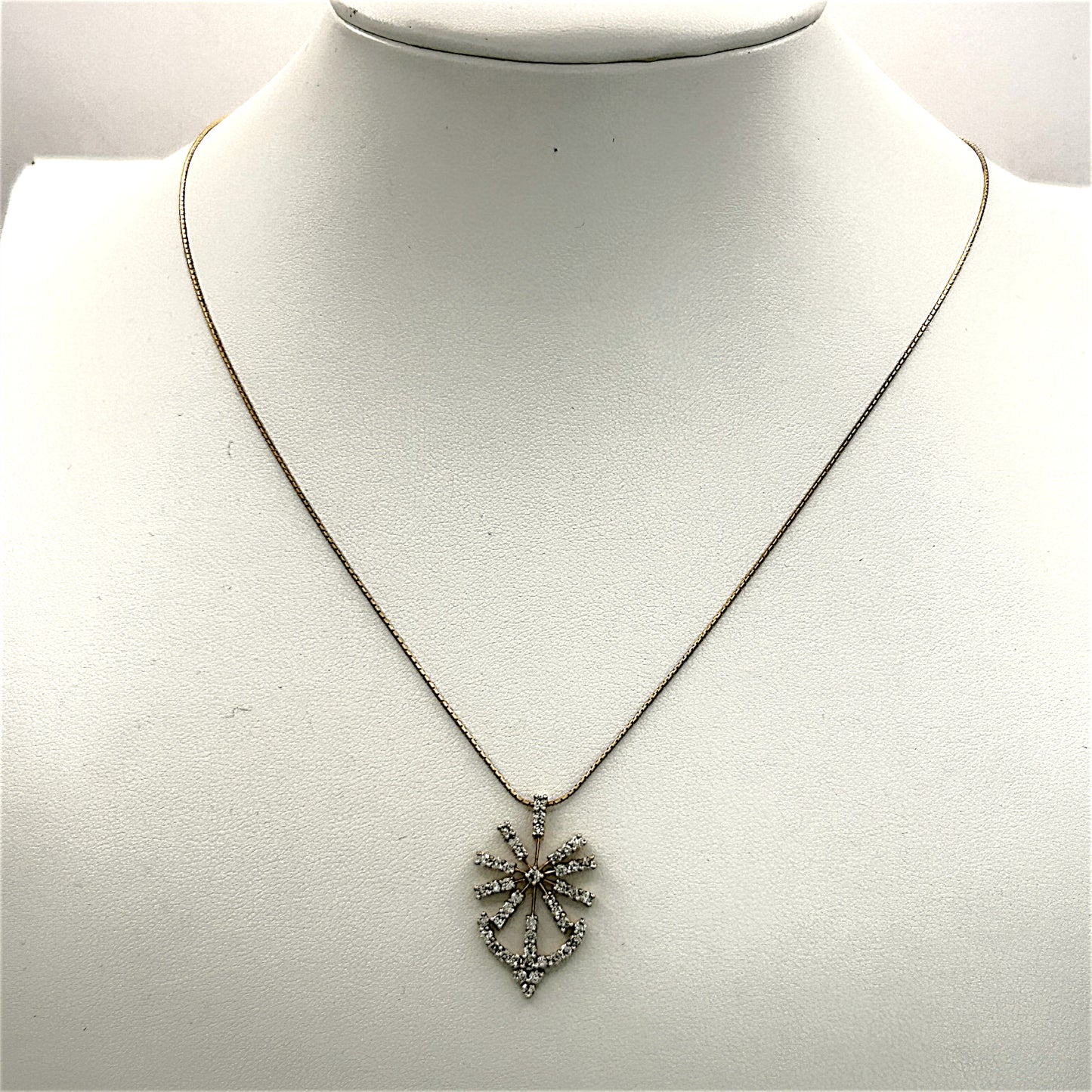 NZGD | 18ct Gold North Star Anchor Necklace Valuation $6,300