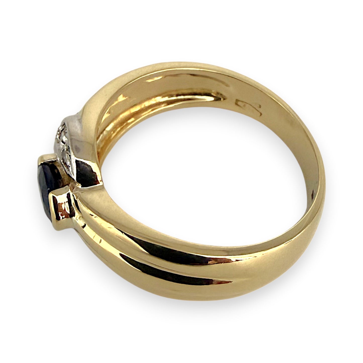 NZGD | 18ct Gold Midnight Crown Sapphire Ring Size M