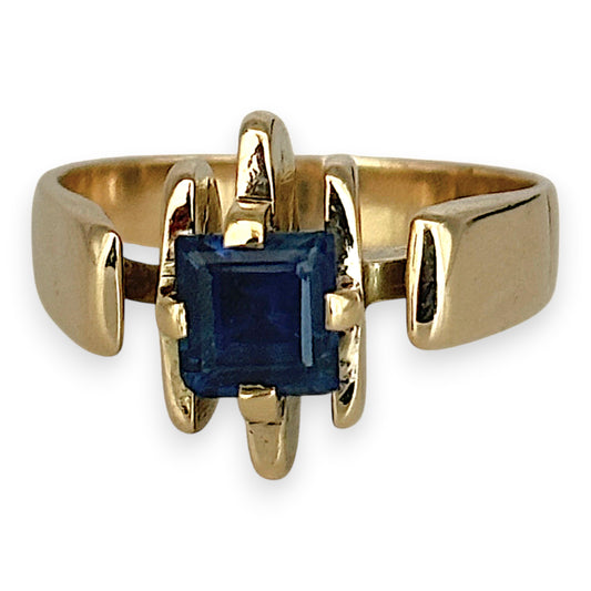 NZGD | 9ct Gold Midnight Crest Solitaire Ring