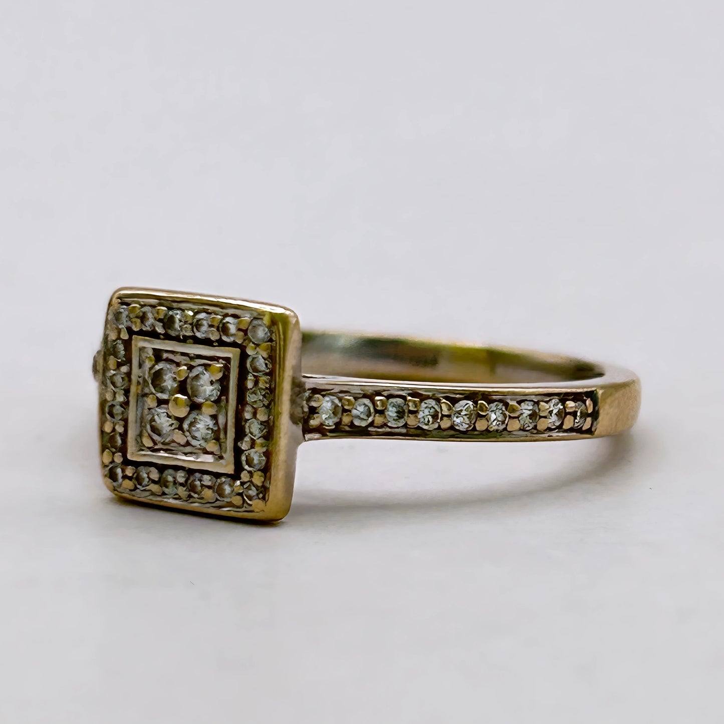 NZGD | 18ct Y/W Gold Radiant Square Diamond  Ring