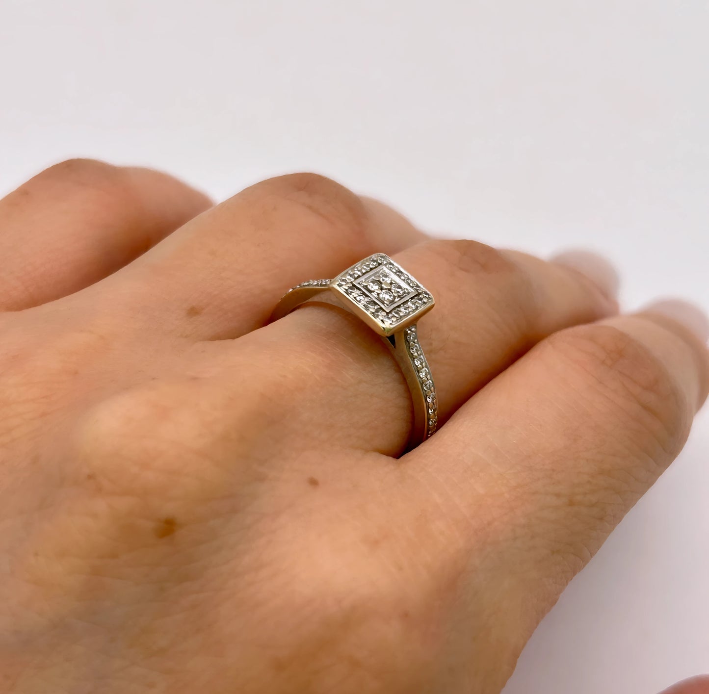 NZGD | 18ct Y/W Gold Radiant Square Diamond  Ring