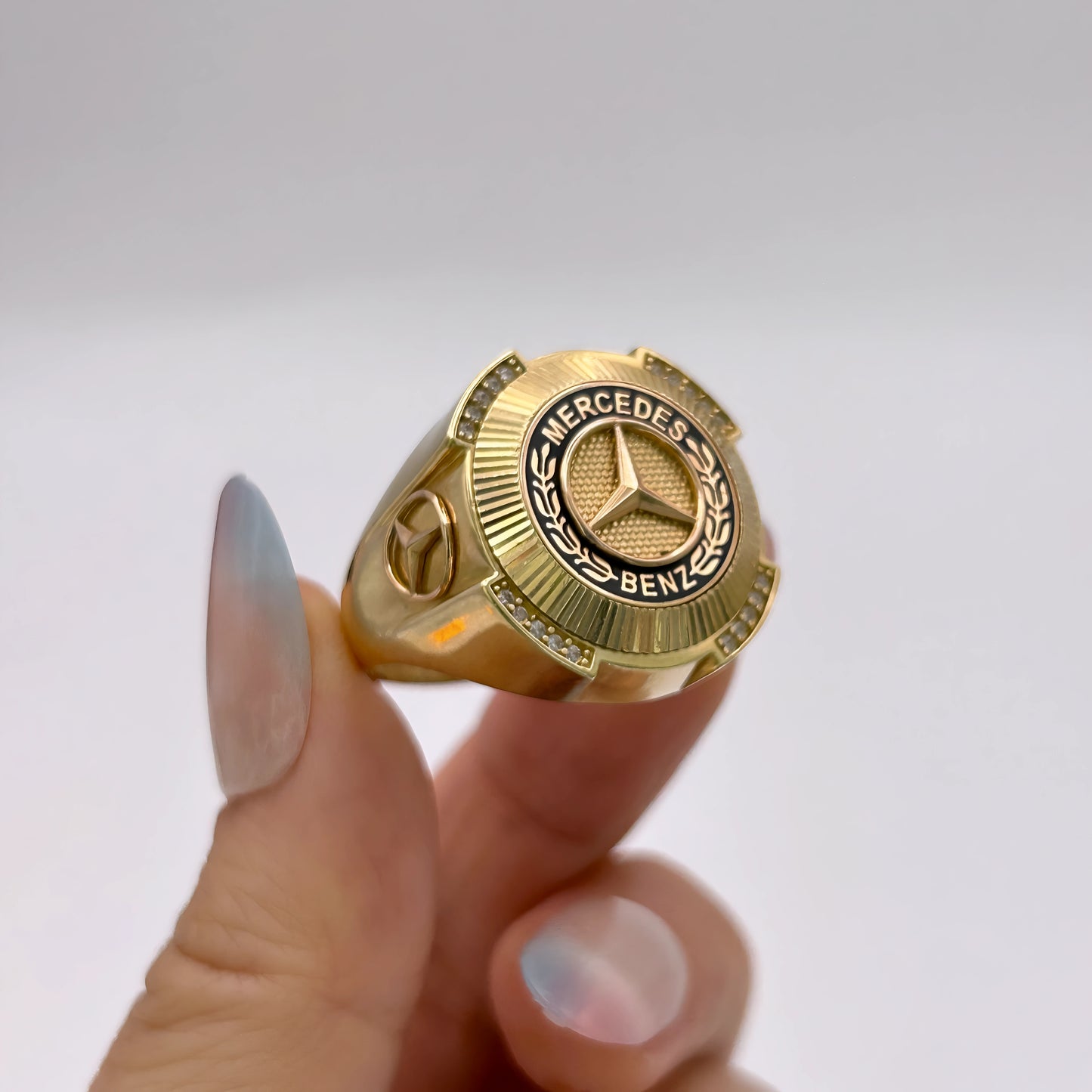 NZGD | 18ct Gold Mercedes Emblem Gold Ring Valuation $10,750