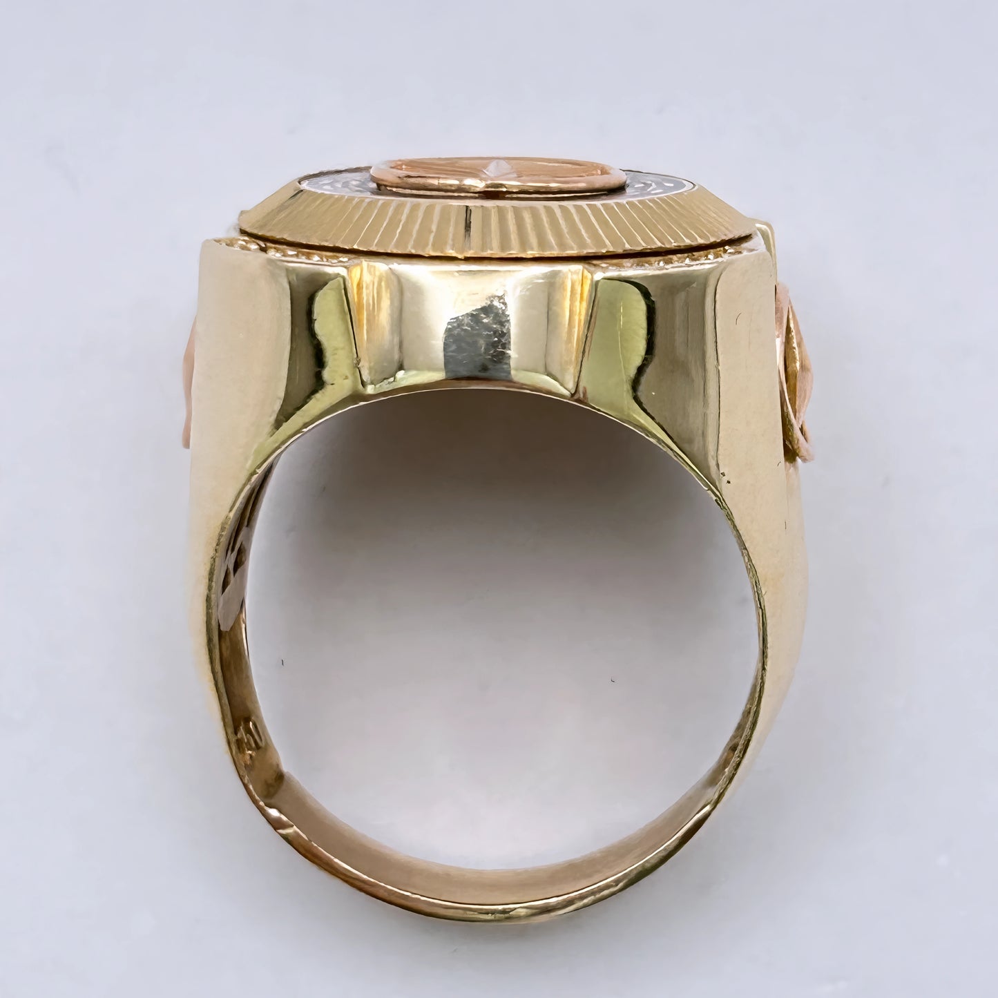 NZGD | 18ct Gold Mercedes Emblem Gold Ring Valuation $10,750
