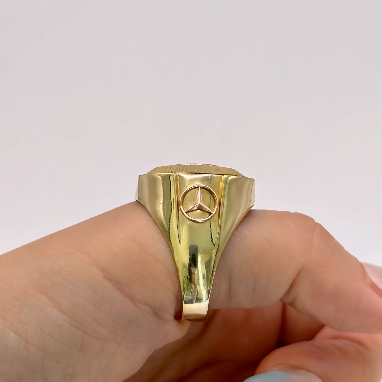 NZGD | 18ct Gold Mercedes Emblem Gold Ring Valuation $10,750