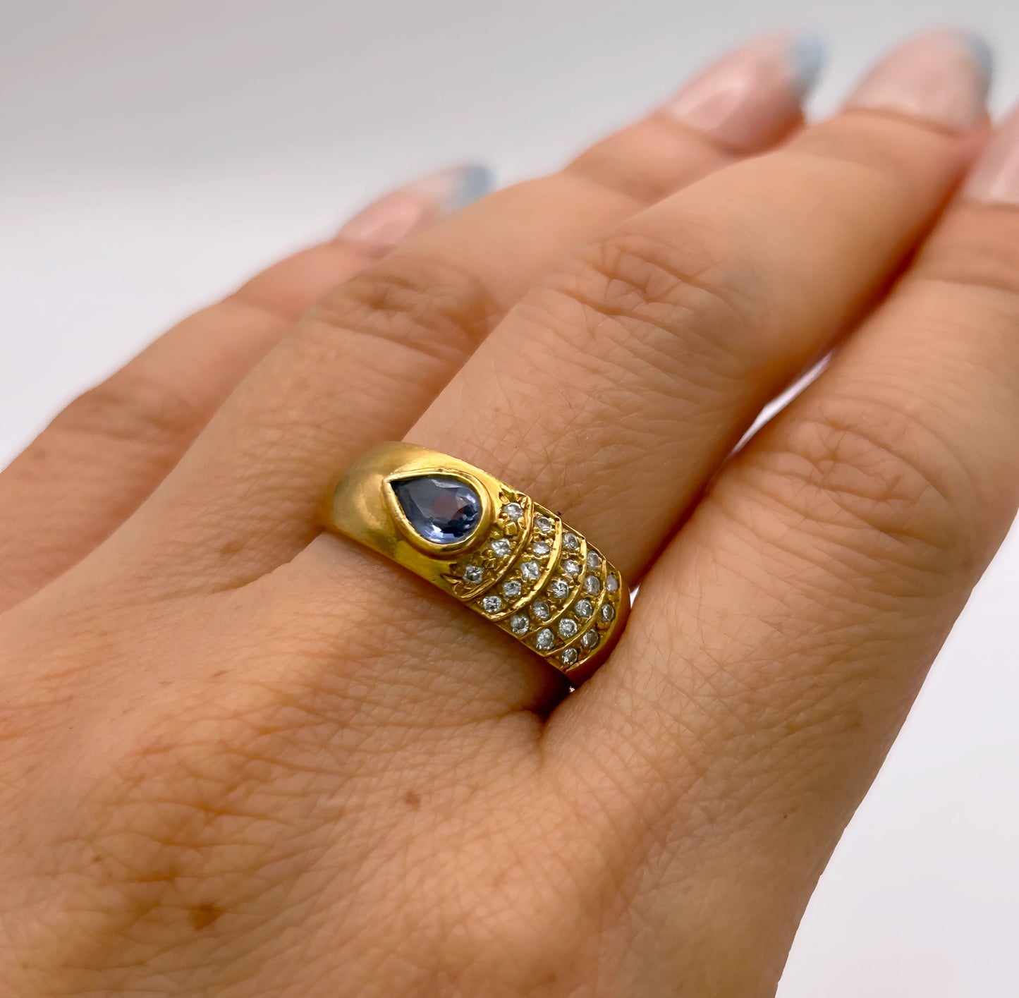 NZGD | 18ct Gold Sapphire Teardrop Diamond Ring Valuation $7,700