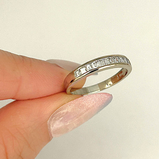 GOLD DEAL | 18kt Gold Minimalist Prism Row Ring with Diamonds