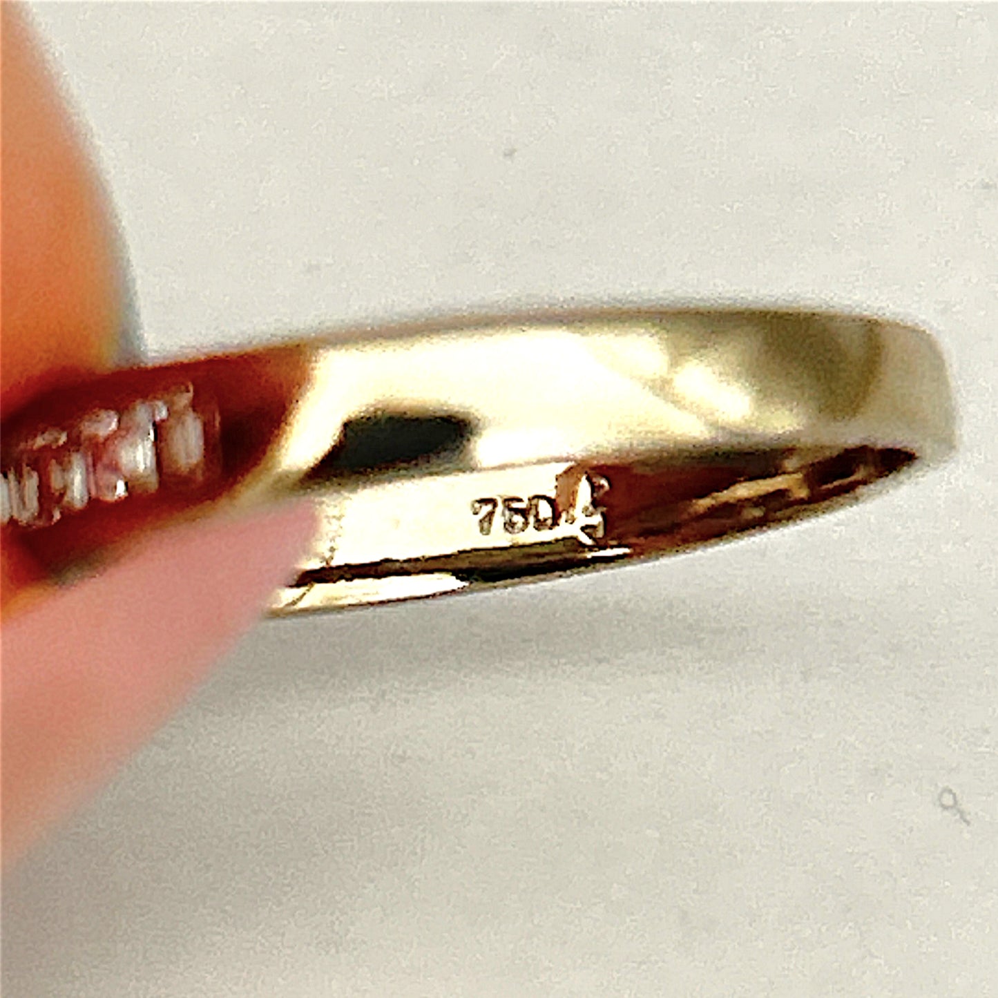 GOLD DEAL | 18kt Gold Minimalist Prism Row Ring with Diamonds