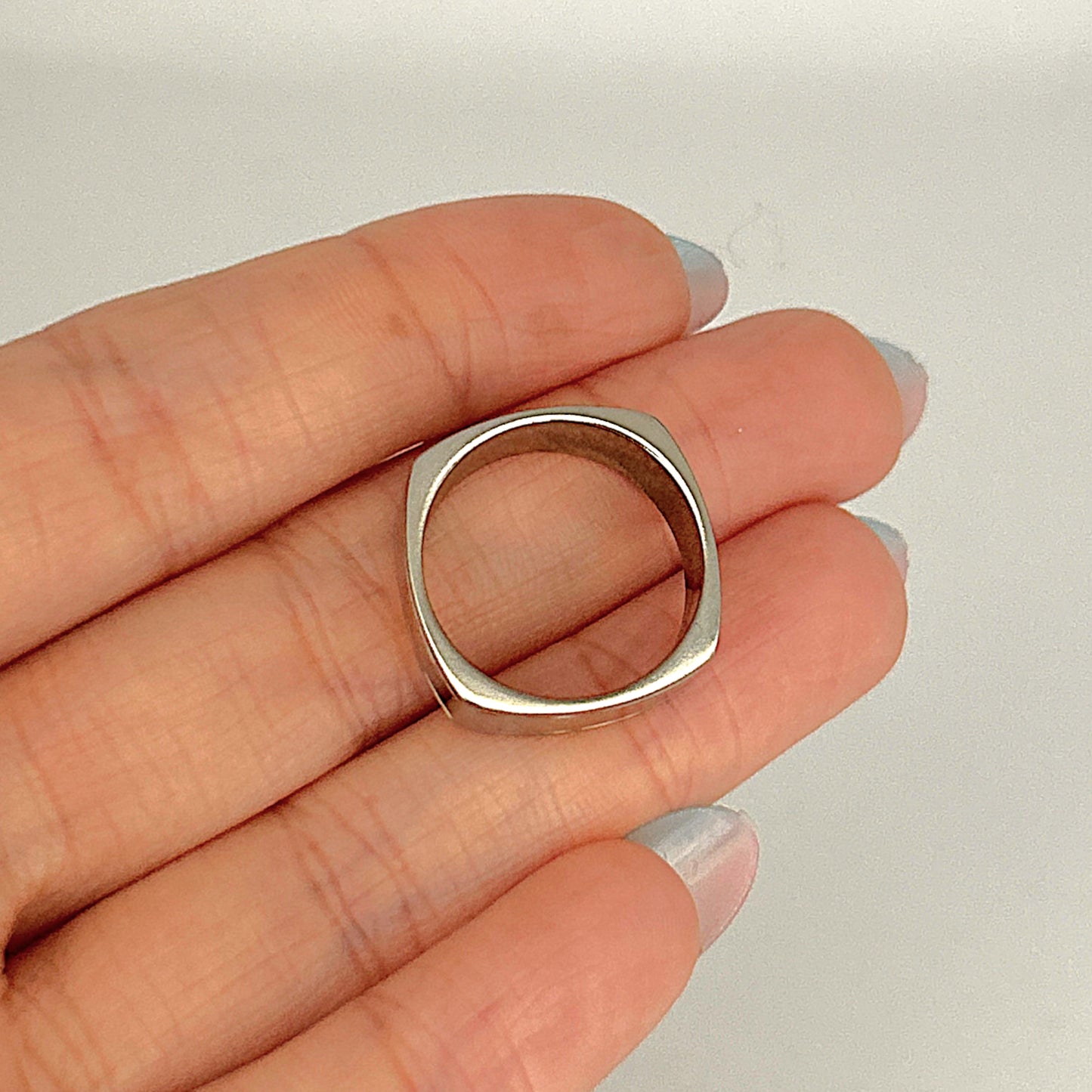 GOLD DEAL | 18kt White Gold Modernist Prism Edge Band