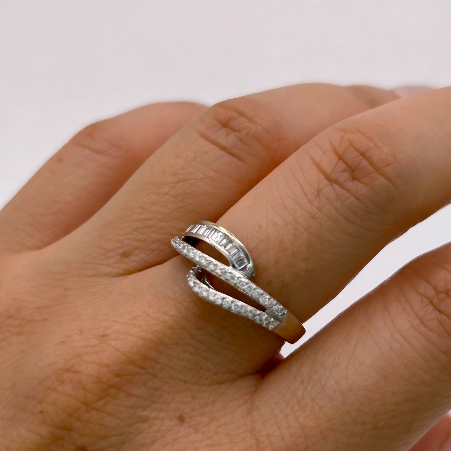 NZGD | 18ct Gold Luxe Baguette & Brilliant Ring Valuation $4,500