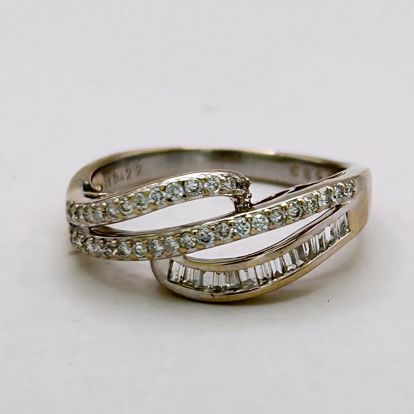 NZGD | 18ct Gold Luxe Baguette & Brilliant Ring Valuation $4,500