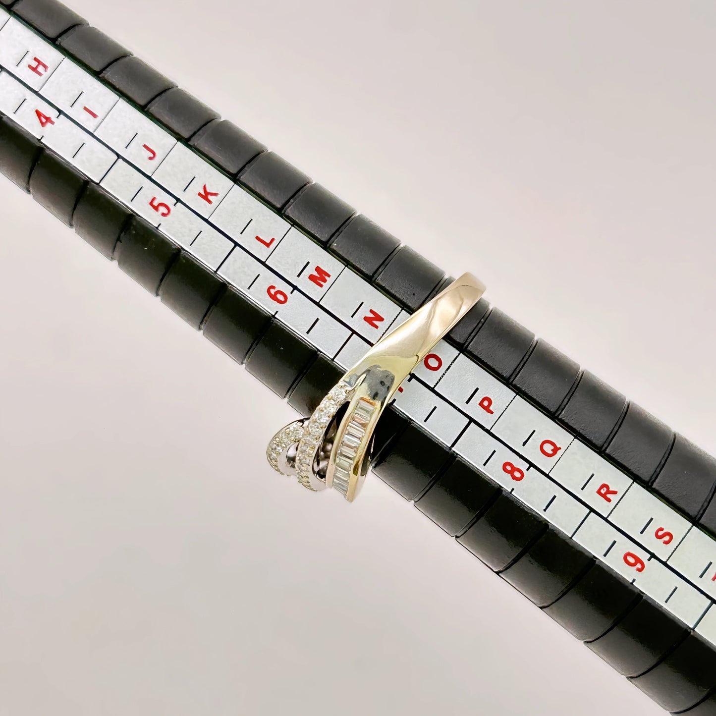 NZGD | 18ct Gold Luxe Baguette & Brilliant Ring Valuation $4,500